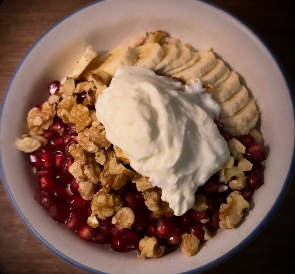 Pomegranate and Oatmeal Breakfast&nbsp;Bowl