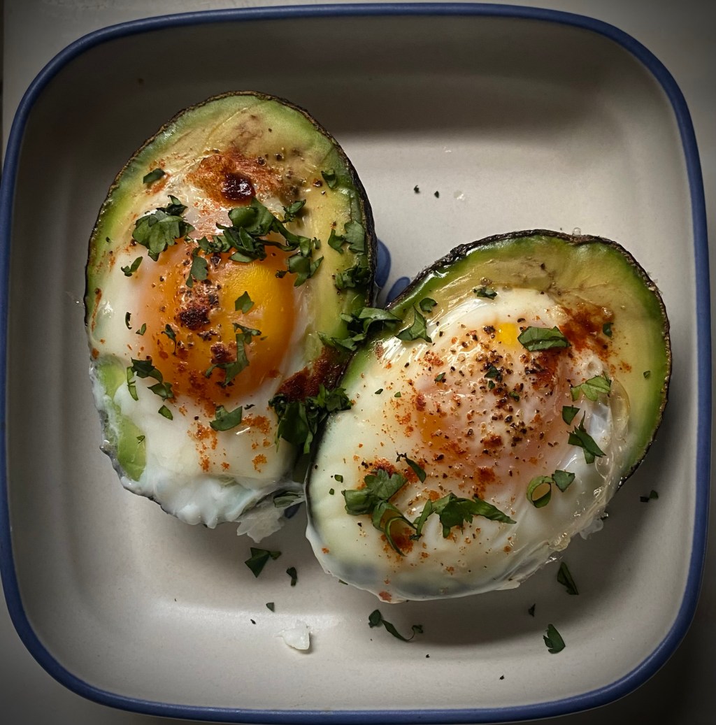 Baked Eggs in Avocado&nbsp;Halves